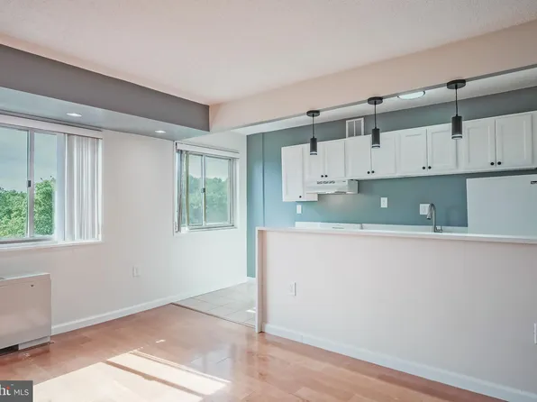 2500 N Van Dorn St APT 912, Alexandria, VA 22302