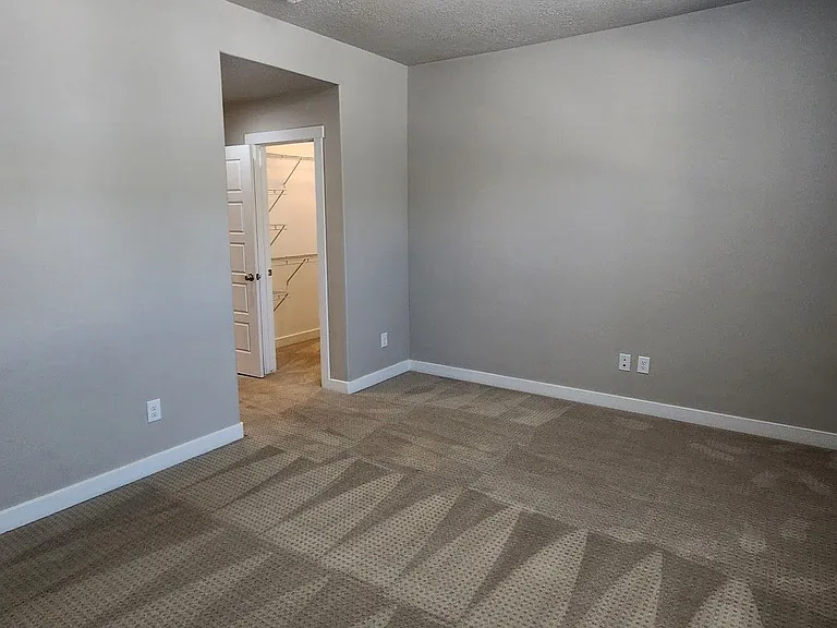 1255 N Main St — Photo 17