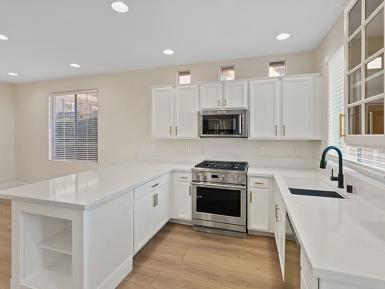 2334 Malaga Peak St — Photo 4