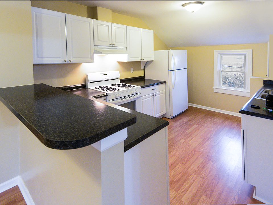 1st image of 400 Temple Ave