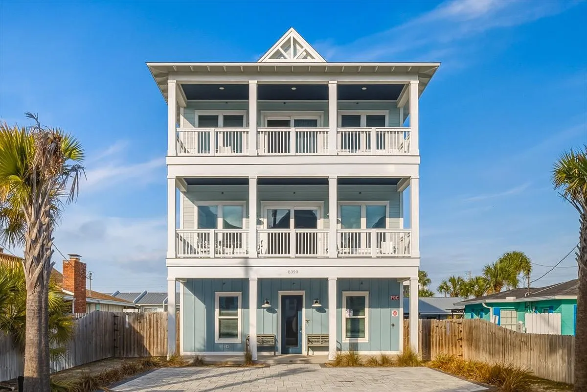 7 bed, 4500 sqft, $30,000 — Photo 1