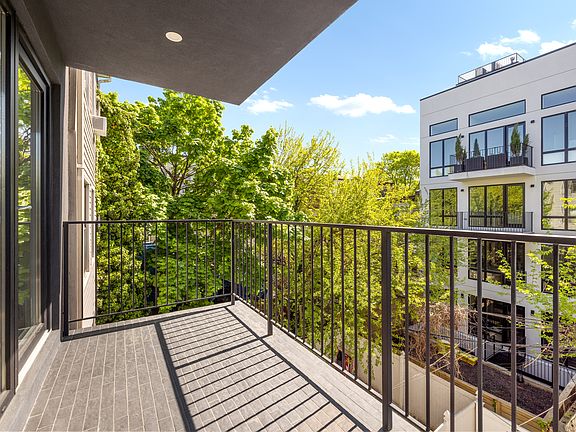 5th image of 1066 Jefferson Ave #3C