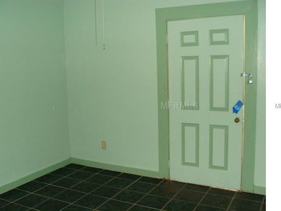 5th image of 7715 Ravenna Ave