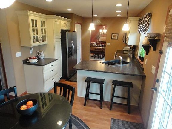 4th image of 760 Berkshire Ln