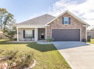 123 Savannah Ln, Bonaire, GA 31005