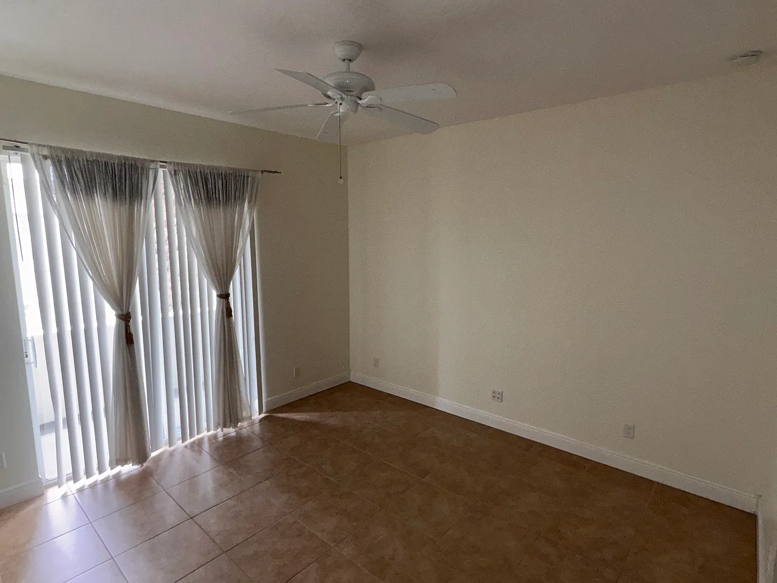 2 bed, 1448 sqft, $2,200 — Photo 4