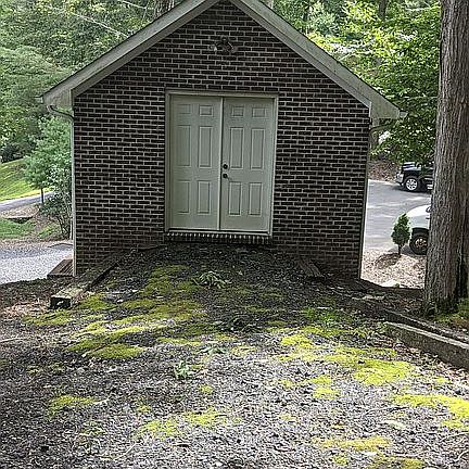 5th image of 127 Hillside Ln