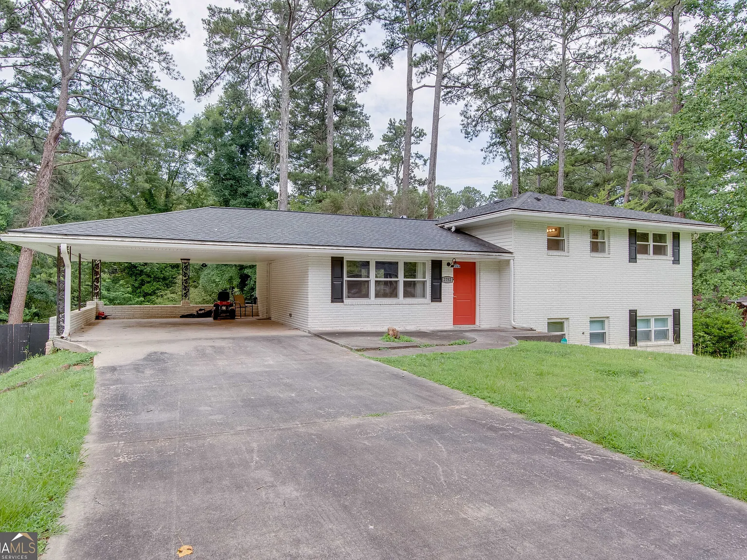 3 bed, 2.0 bath, 1550 sqft, $2,100 — Photo 3