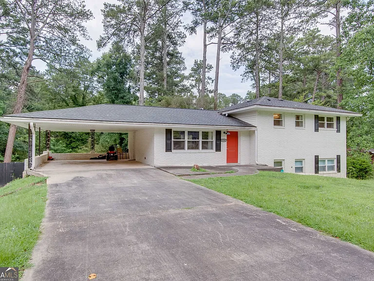 2752 Arrowood Dr #UPSTAIRS — Photo 3