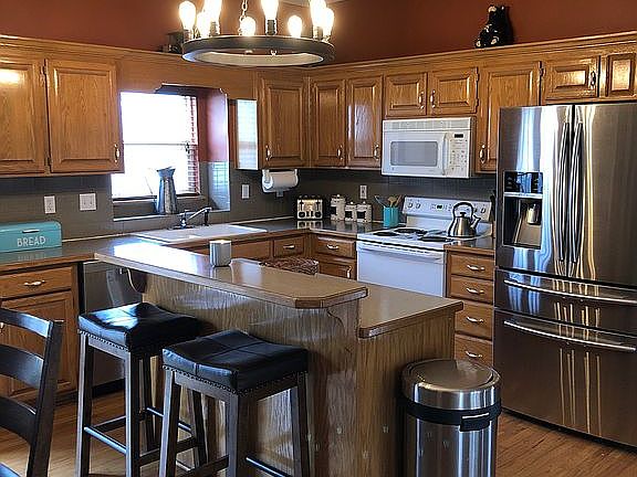 5th image of 4325 NE Skyview Dr