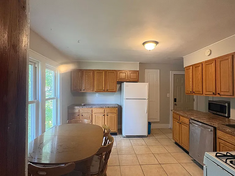 1551 Broadway Ave NW #2 — Photo 2