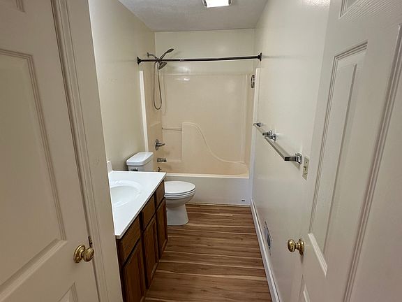 3rd image of 13800 Solon Rd #13800