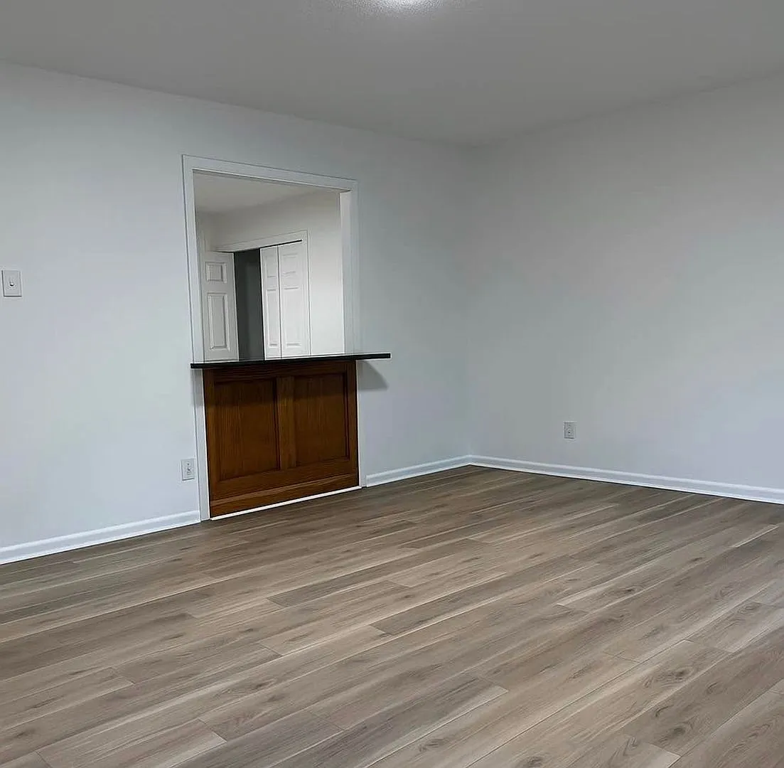 Spacious 4 bedroom, 2 bath home in NLR. Fully Updated! — Photo 4