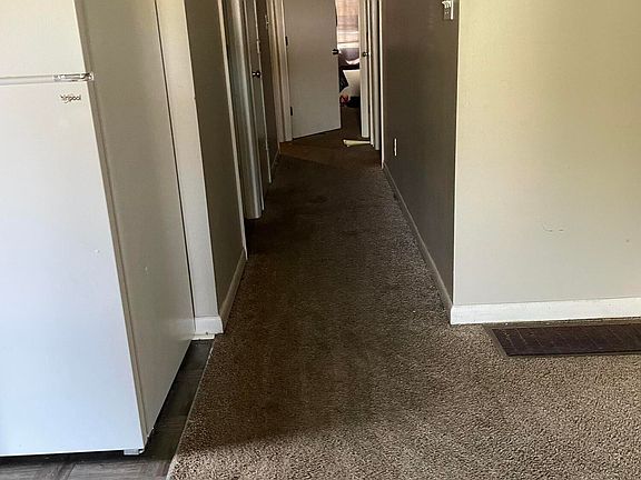 5th image of 640 Queen Ave NW