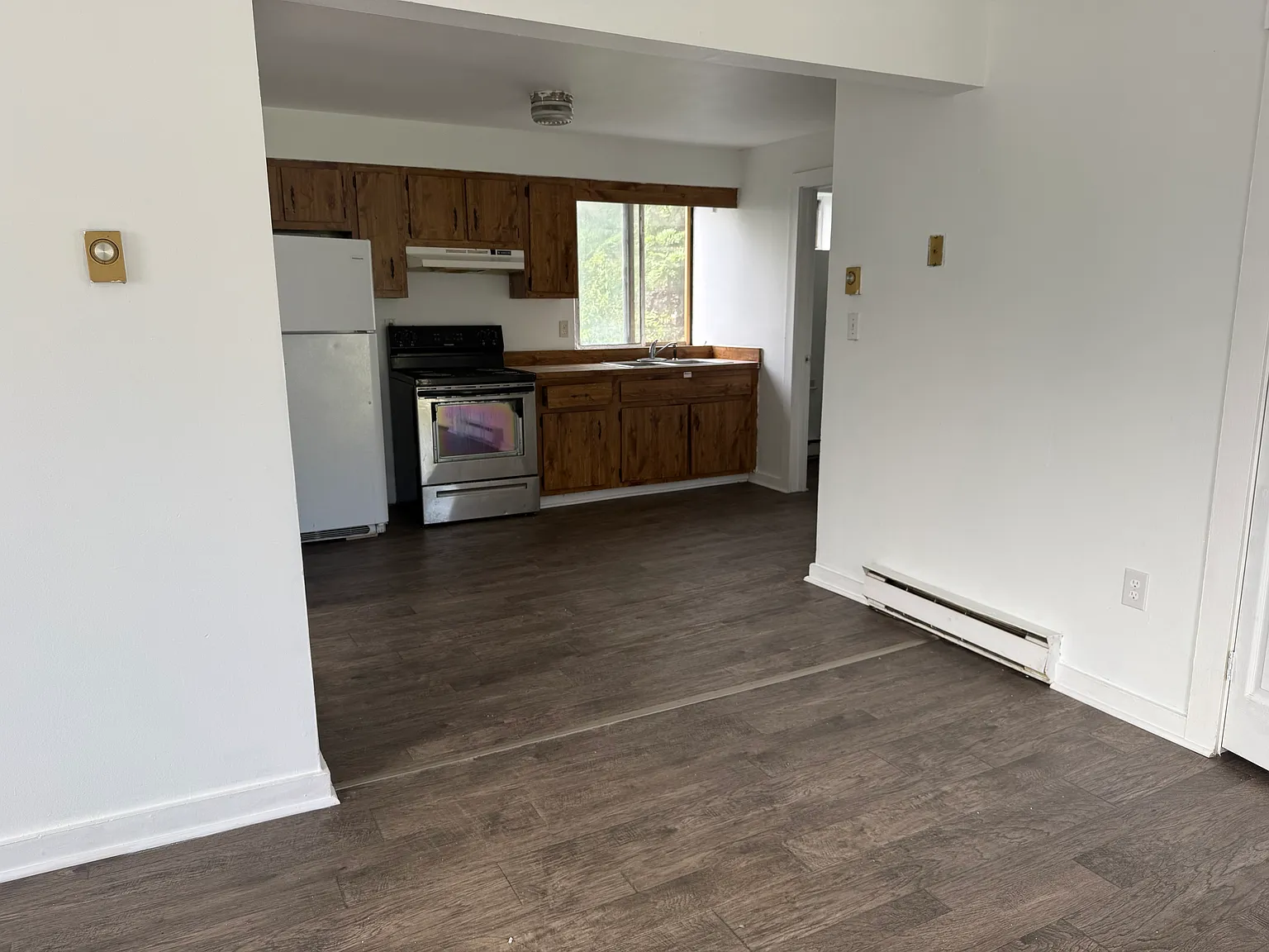 1 bed, 800 sqft, $1,300 — Photo 3