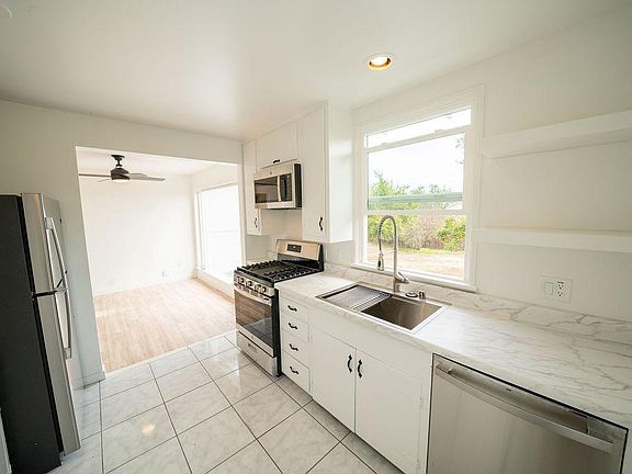 5th image of 3815 Highland Dr