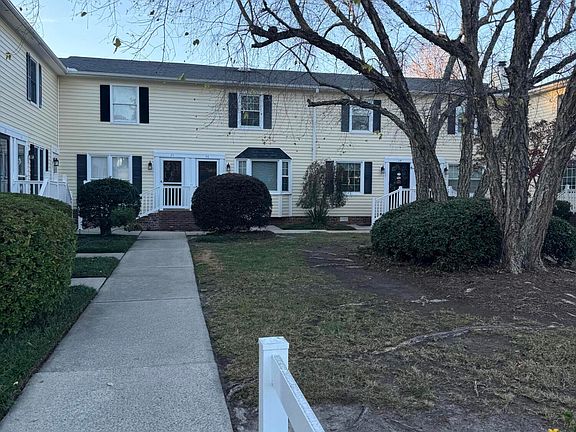 3rd image of 119 Oakmont Drive #26