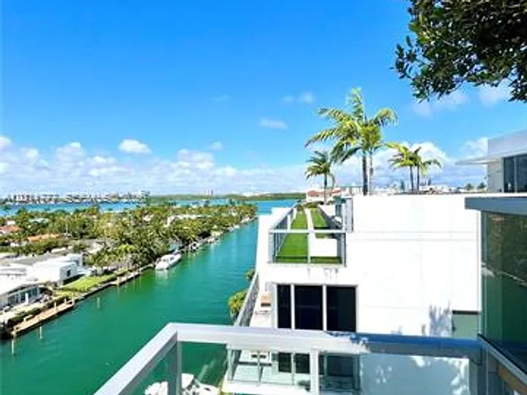 9940 W Bay Harbor Dr #5F — Photo 35