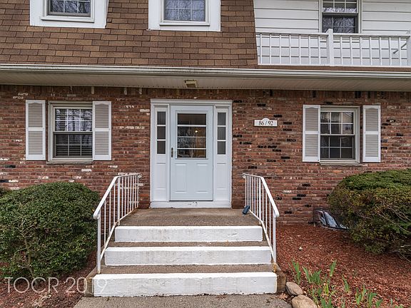 2nd image of 92 Parkside Dr