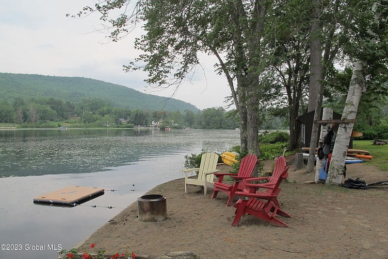 4th image of 69 Palisades Road