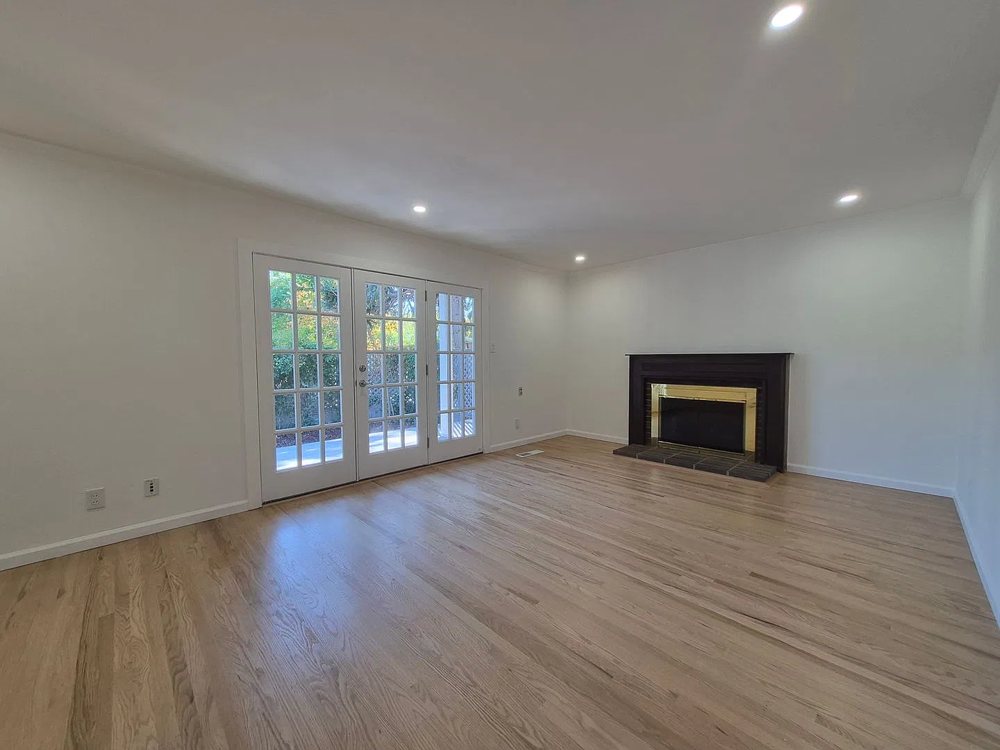 Remodeled 5 BR | 3 BA Palo Alto Home with Exceptional Privacy and Classic Charm — Photo 3