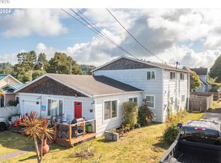 160 N 8th St, Lakeside, OR 97449