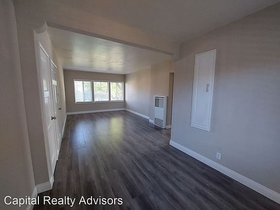 2nd image of 903 E 46th St #10885309