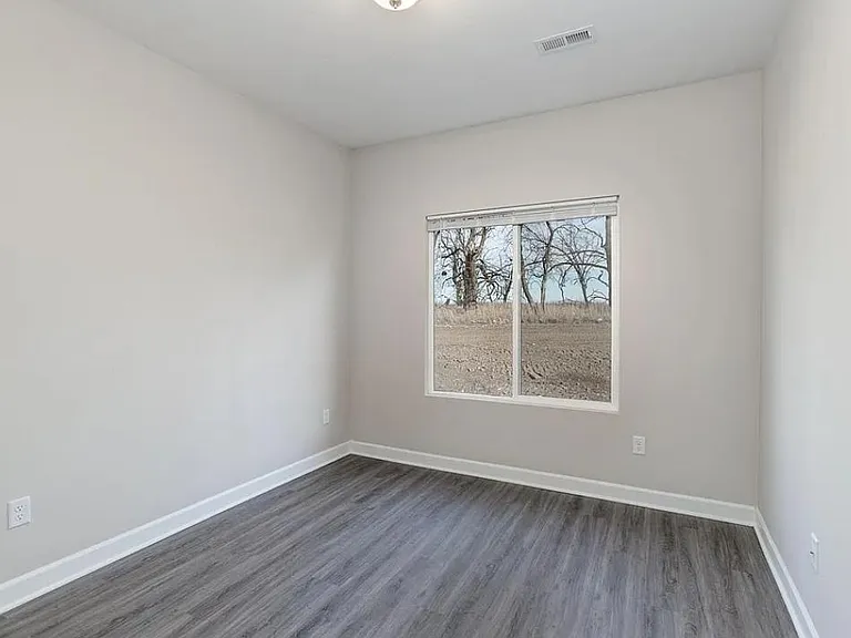 2346 E Cheyenne Ct — Photo 14