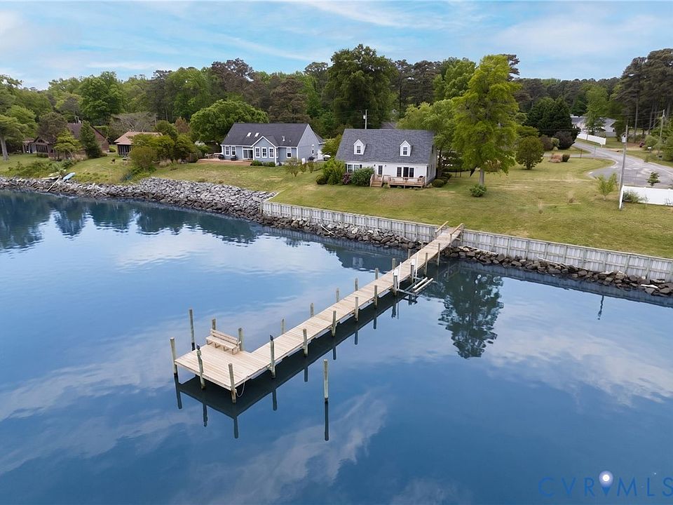 1st image of 31 Waterway Dr