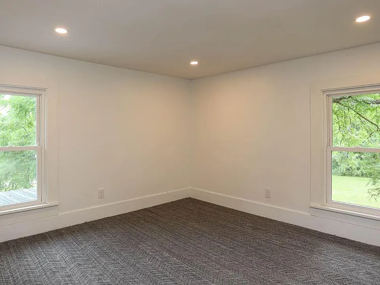 207 N Main St — Photo 7