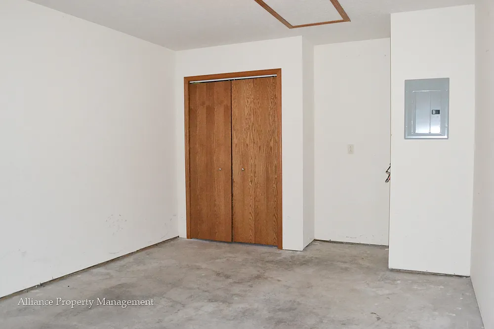Brookmont Dr. 516-518 — Photo 4