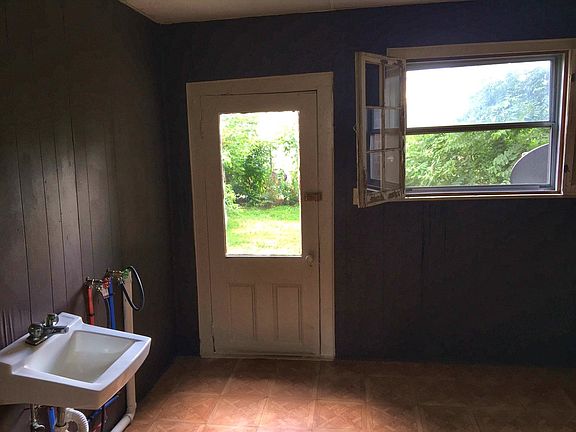 3rd image of 301 Coleman St #B
