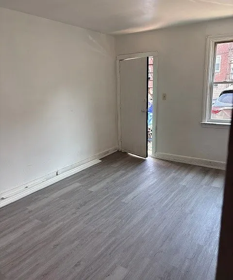 2129 Seneca Rd #1 — Photo 4