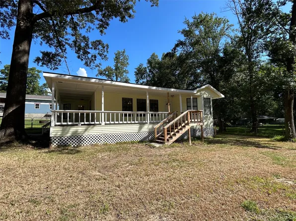 437 Gov Wood Dr, Pointblank, TX 77364
