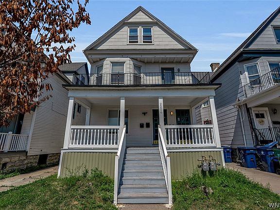 3rd image of 2206 Main St #1