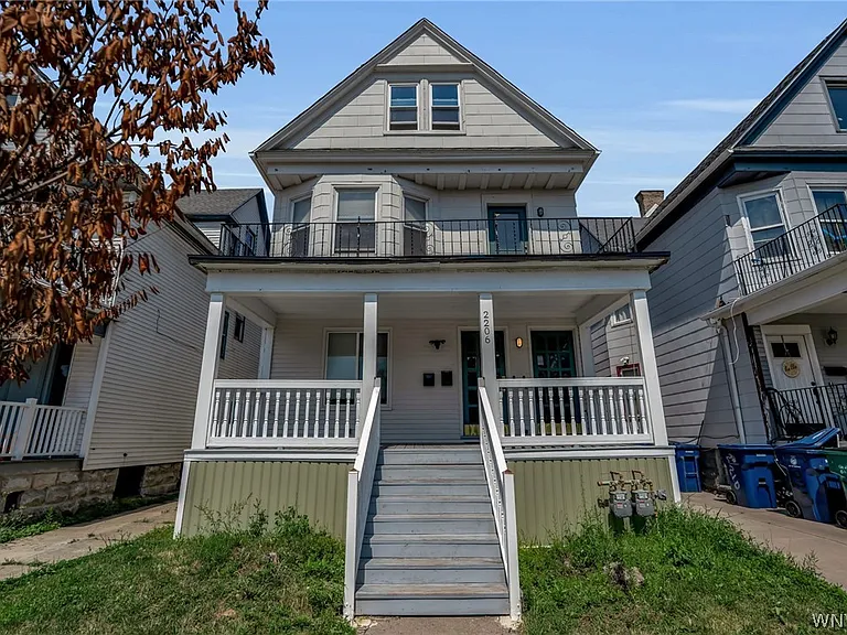 2206 Main St #1 — Photo 3