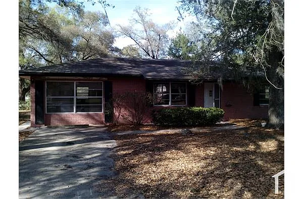 Building Photo - 135 W Gardenia Dr