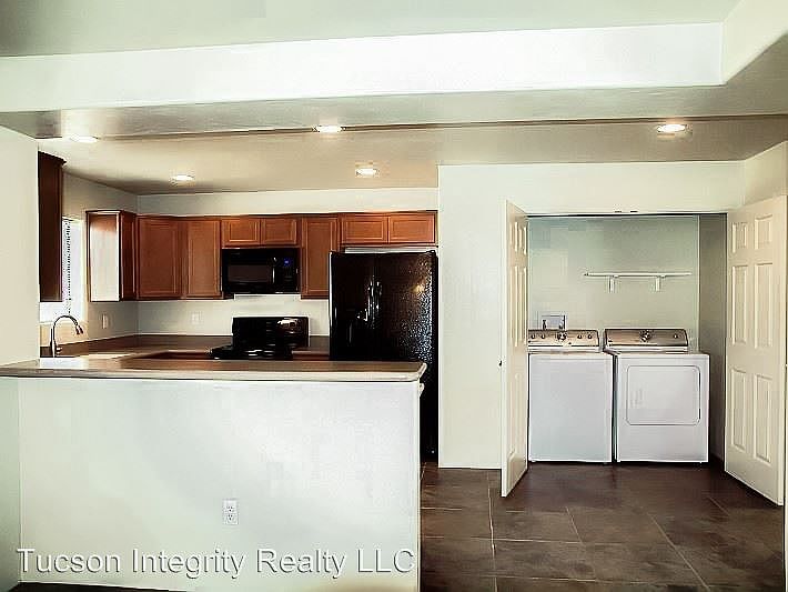 1st image of 1722 E 7th St #1