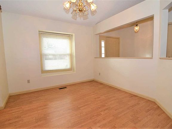 4th image of 8844 Framewood Dr