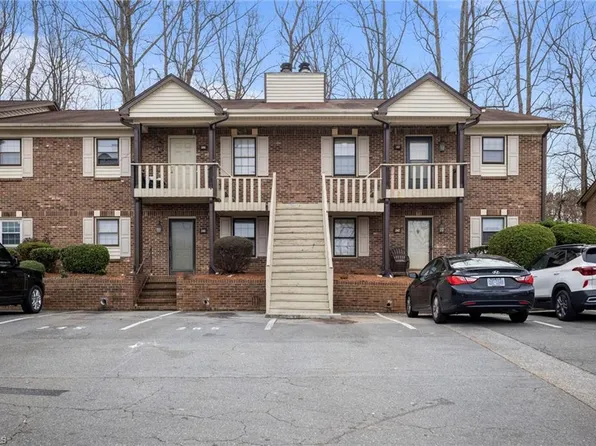267 Olde Vineyard Ct, Winston Salem, NC 27104