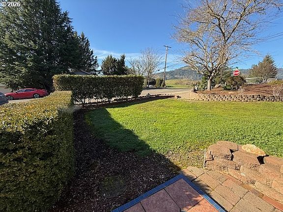 3rd image of 111 SE Cerrito Ct