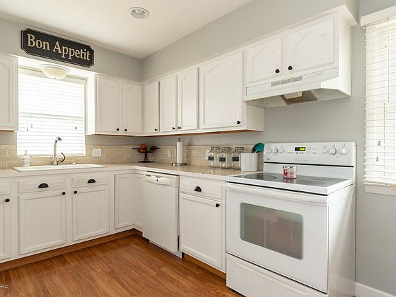 5th image of 214 W Willard St