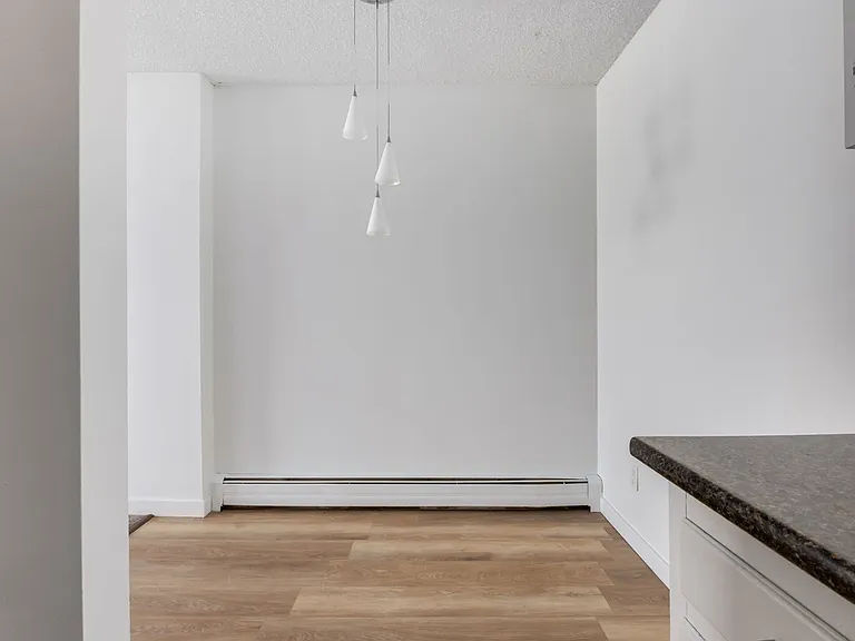 510 21st Ave SW — Photo 8