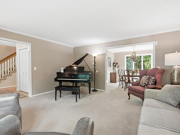 4th image of 1308 Summit Oaks Dr