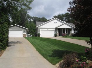 7394 Oak Meadow Dr, Twin Lake, MI 49457
