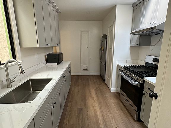 4th image of 2206 28th Ave
