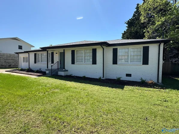 307 Meadowbrook Dr SE, Huntsville, AL 35803