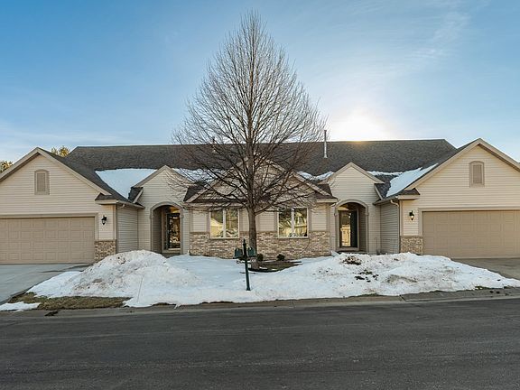 3rd image of 5420 Greens Dr NW