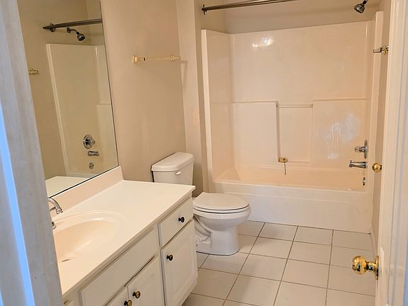 4th image of 1012 McAllister Dr