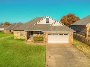 1858 N Main St, Blanchard, OK 73010